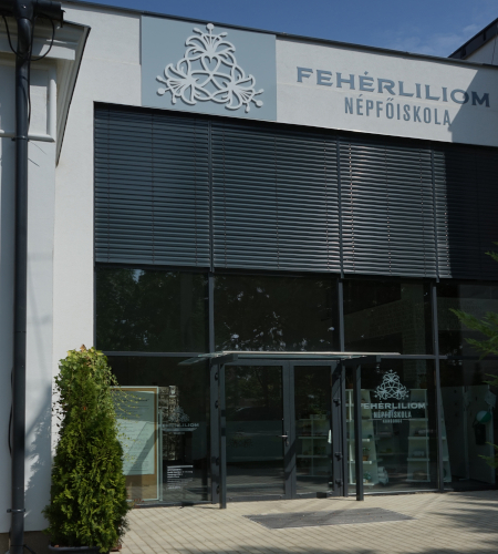 Kondoros – Fehérliliom Népfőiskola szigetelési referencia
